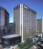 写真: いすゞ自動車株式会社 本社ビル